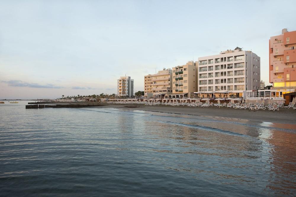 Costantiana Beach Hotel Apartments Larnaka Exterior foto